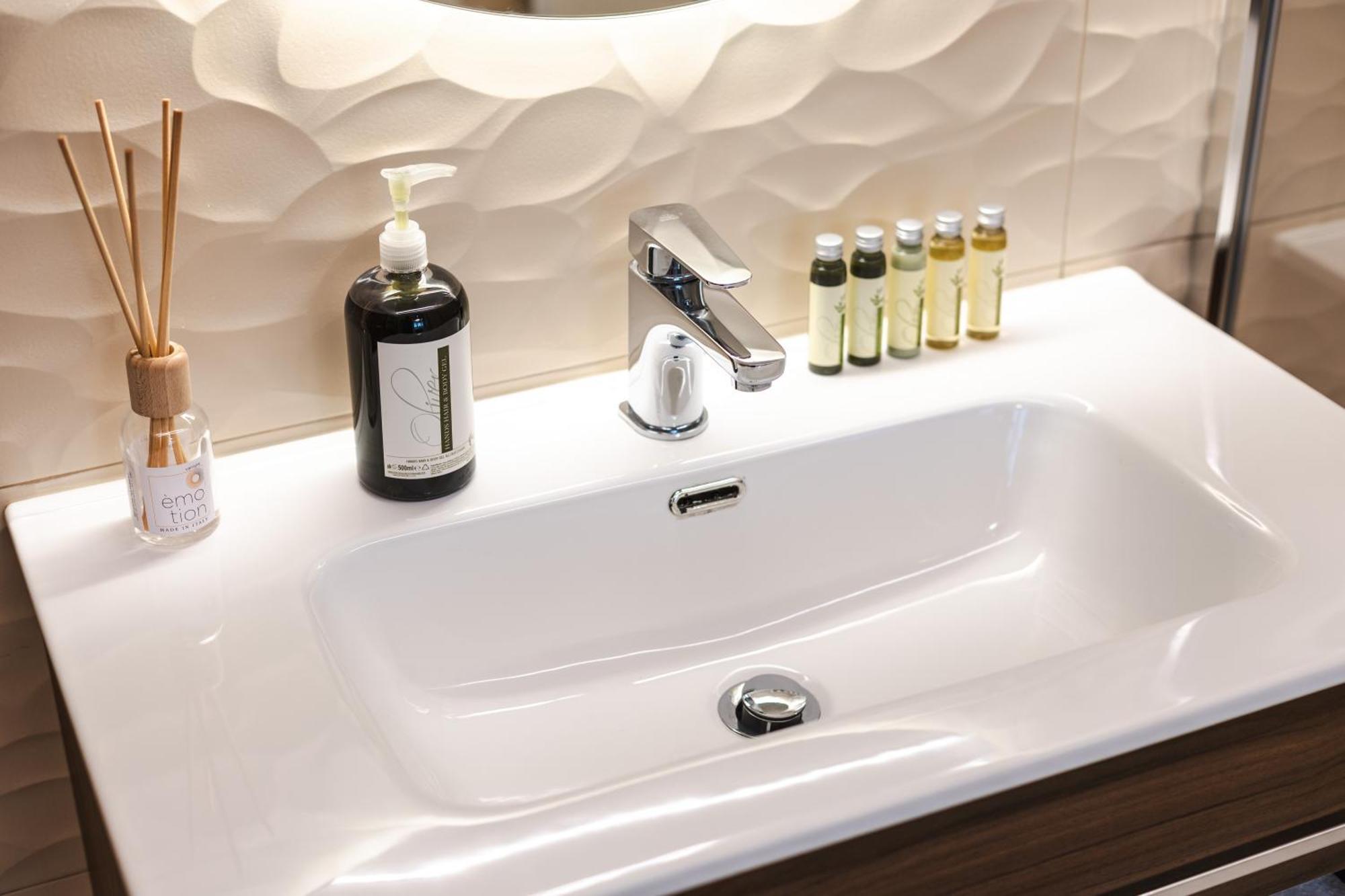 Boutique Apartments By Annalisa Torbole Sul Garda Extérieur photo